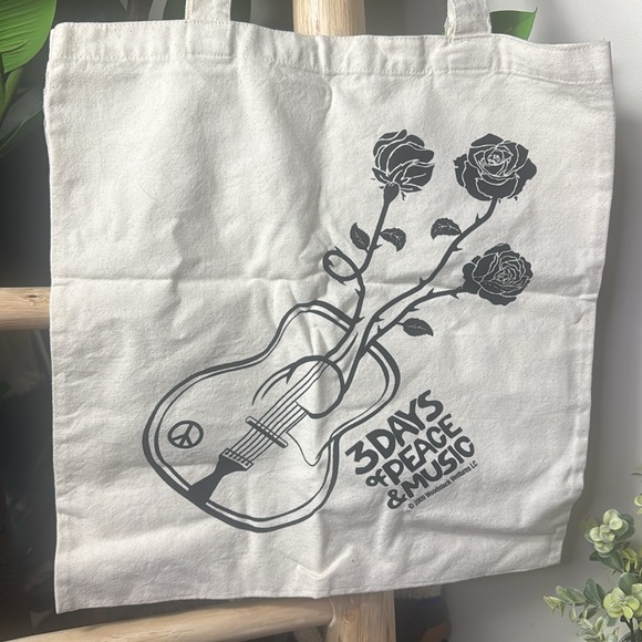 New Woodstock Ventures LLC 3‎ Days or Peace & Music Cotton Tote Bag - Picture 3 of 7